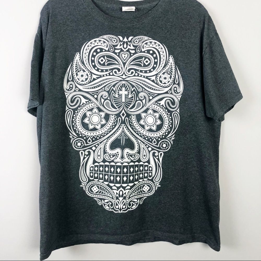 SKULL Gray and White Graphic Tee Short Sleeve Unisex Size Large